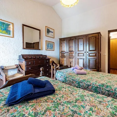 Lägenhet Antico Fienile Belvedere Gardone Riviera